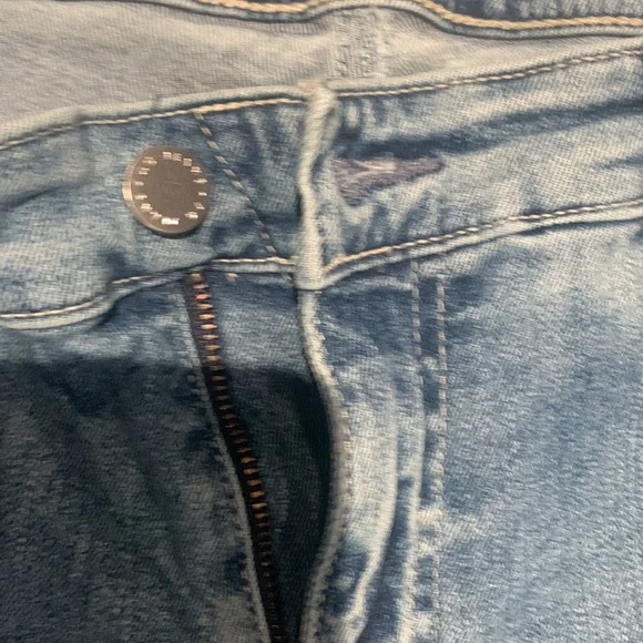 AG Jeans - Picture 5 of 8